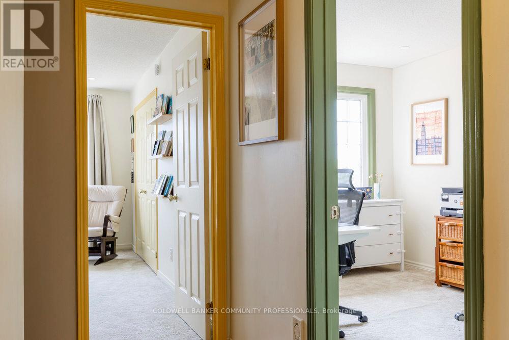 #20 10 HUNTINGWOOD AVENUE - 16