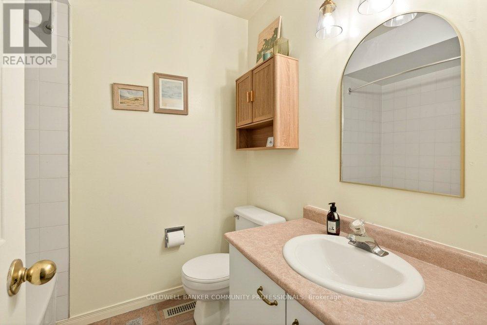 #20 10 HUNTINGWOOD AVENUE - 29