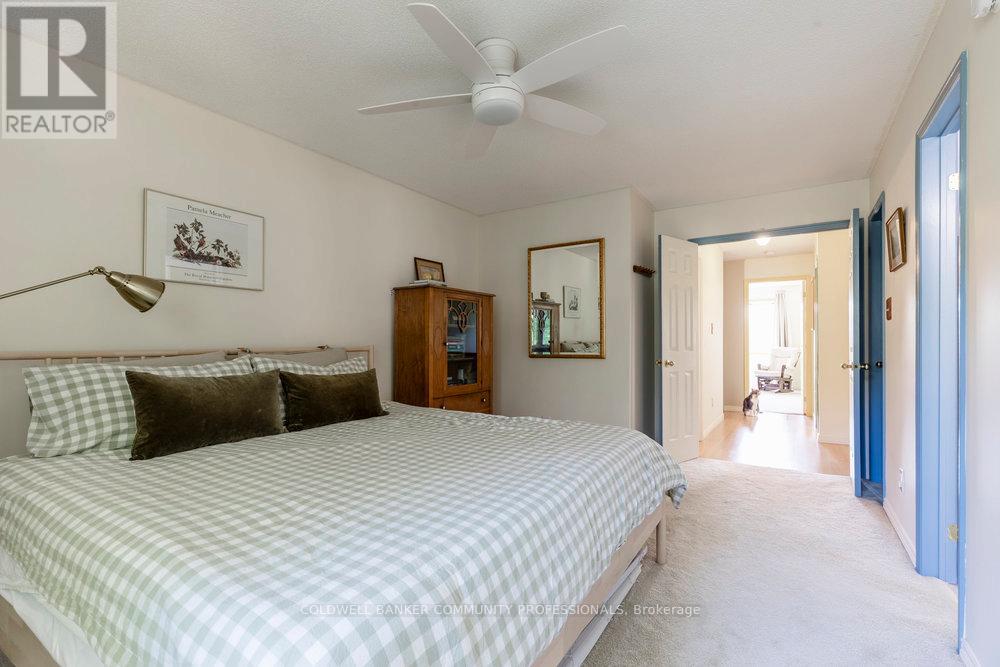 #20 10 HUNTINGWOOD AVENUE - 31
