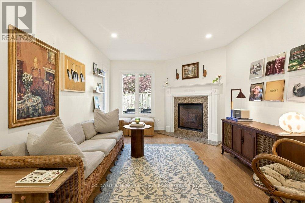 #20 10 HUNTINGWOOD AVENUE - 4