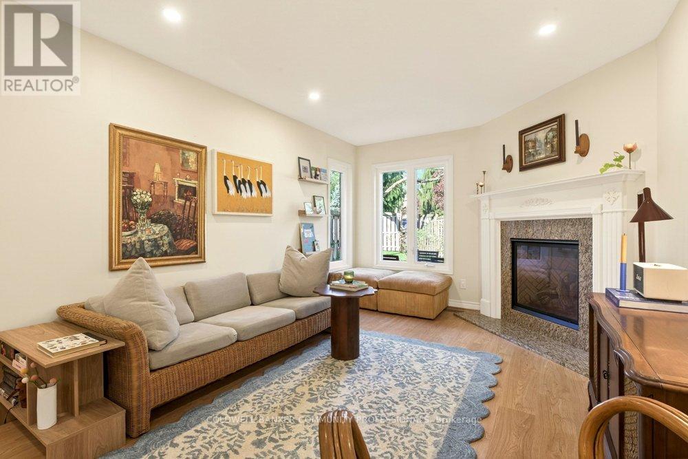 #20 10 HUNTINGWOOD AVENUE - 5