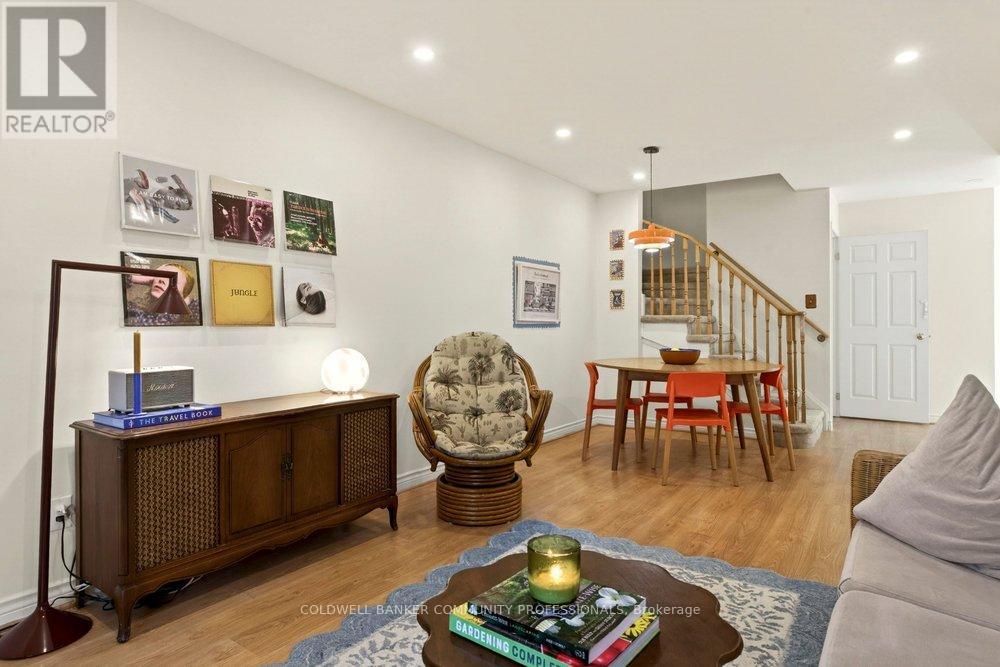 #20 10 HUNTINGWOOD AVENUE - 7