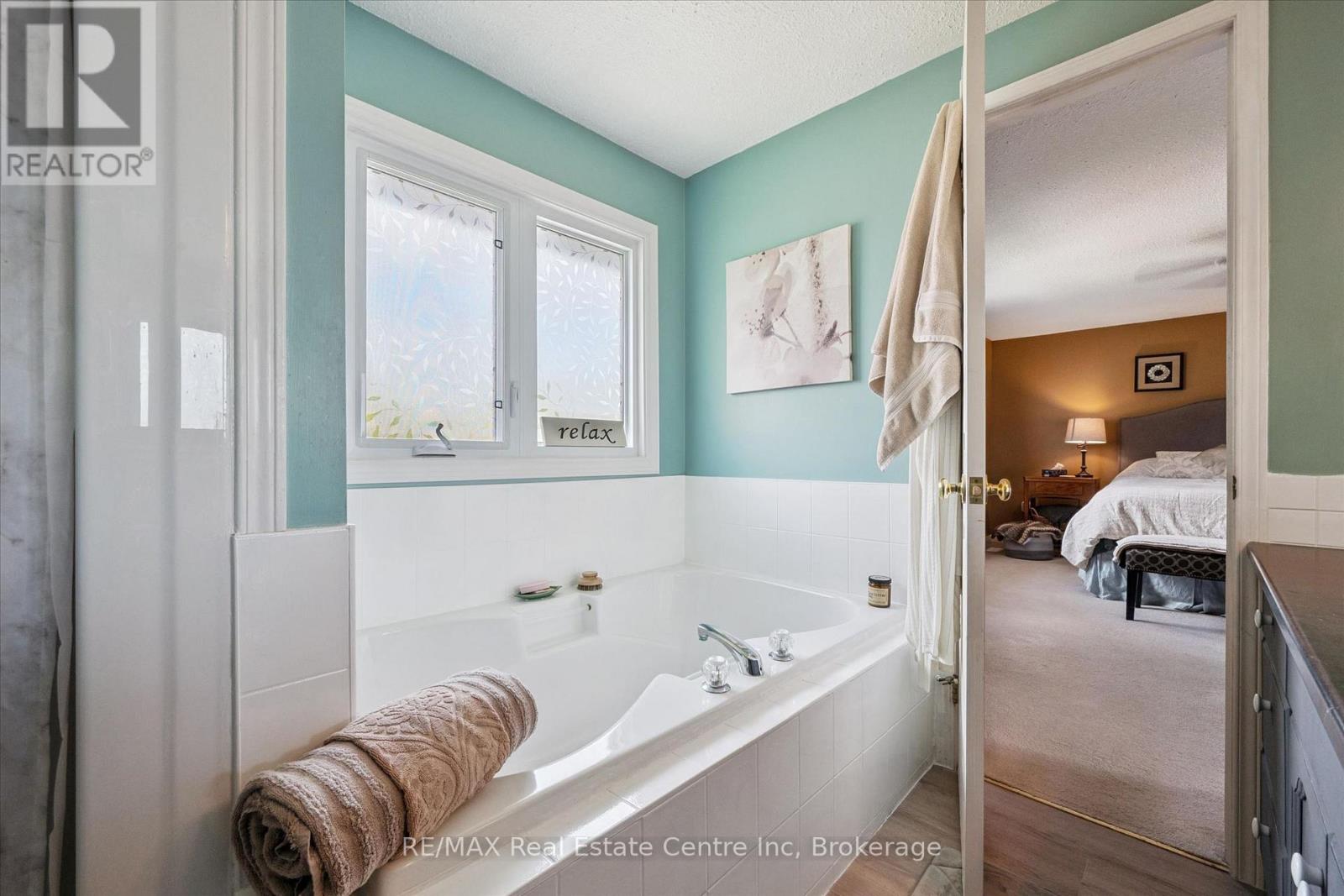 332 DANIEL CRESCENT - 26