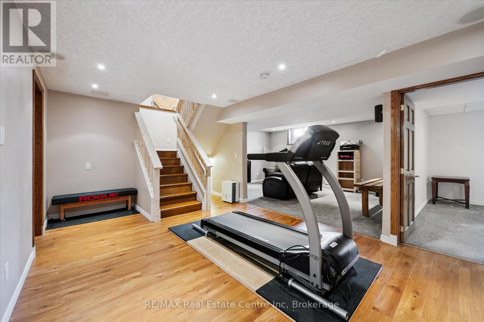 332 DANIEL CRESCENT - 31