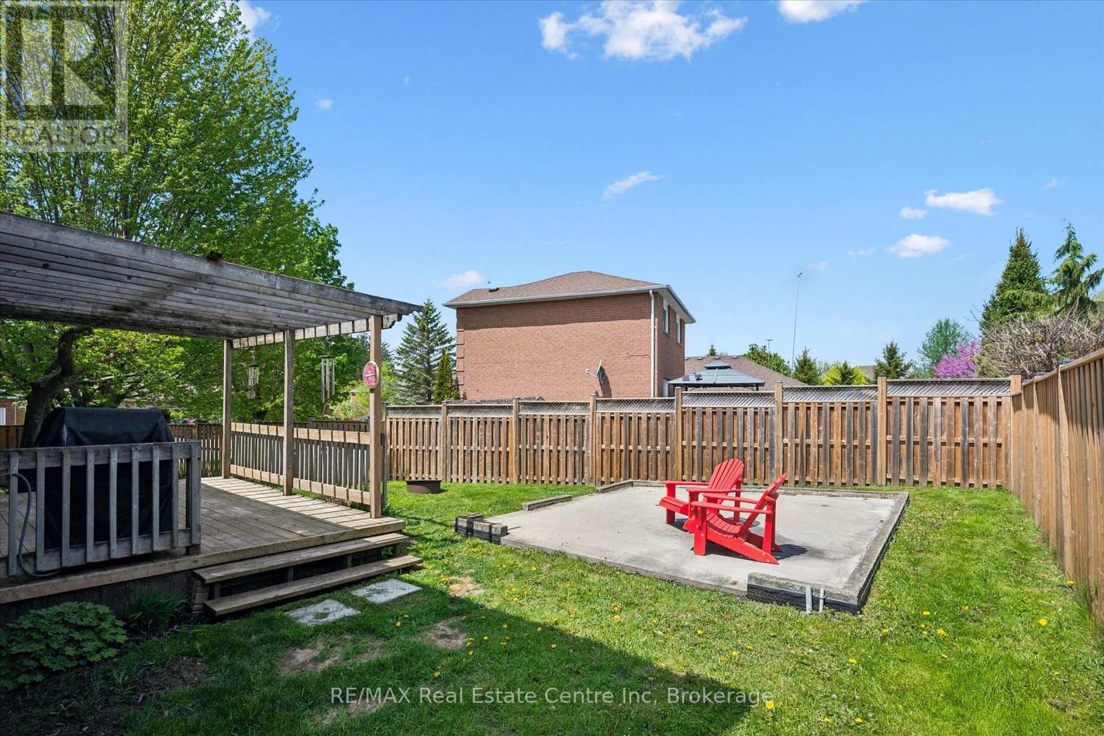 332 DANIEL CRESCENT - 41