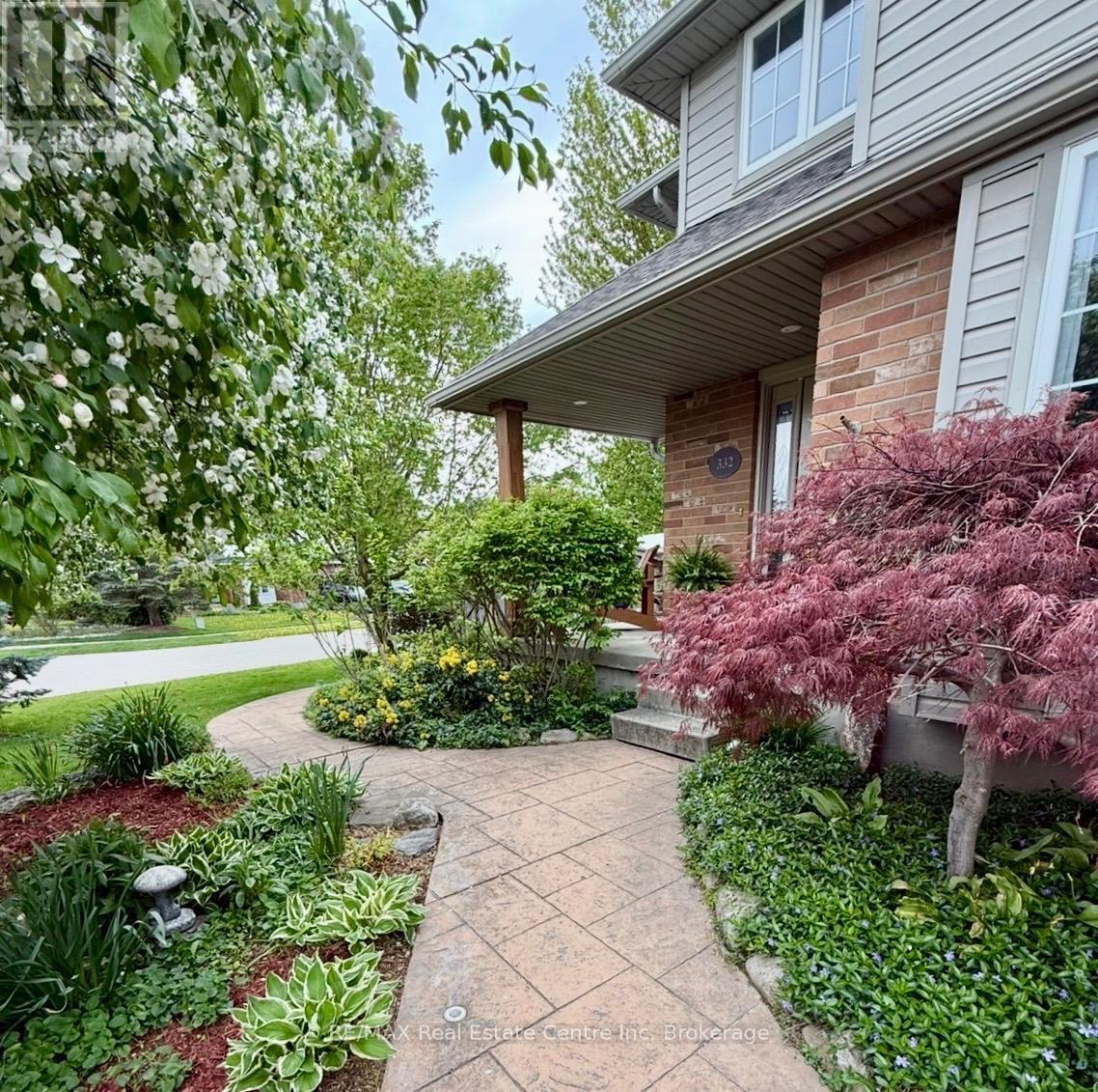 332 DANIEL CRESCENT - 6