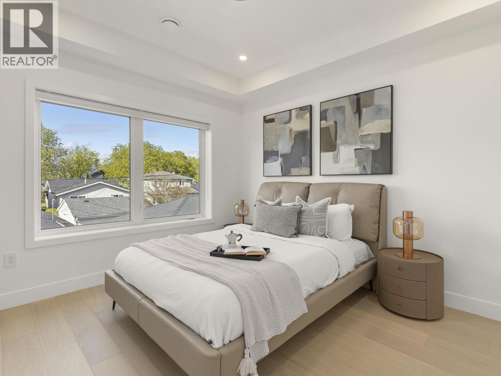 2 3255 W 13TH AVENUE, Vancouver