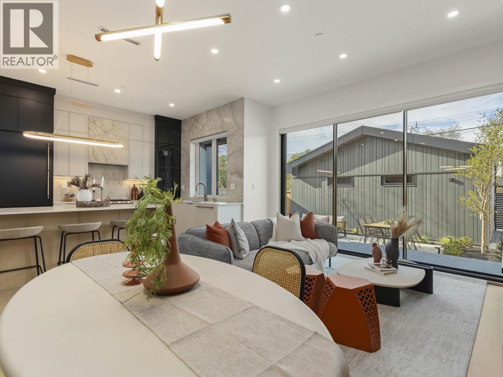 2 3255 W 13TH AVENUE, Vancouver
