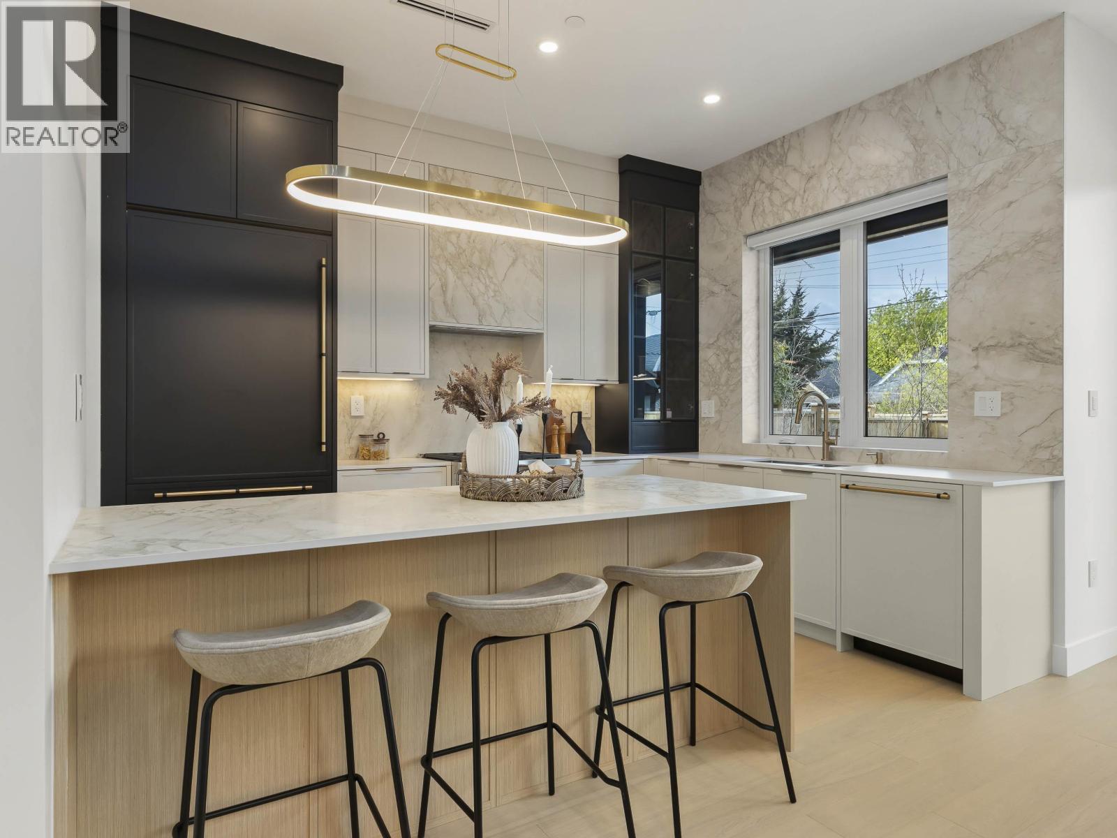 2 3255 W 13TH AVENUE, Vancouver