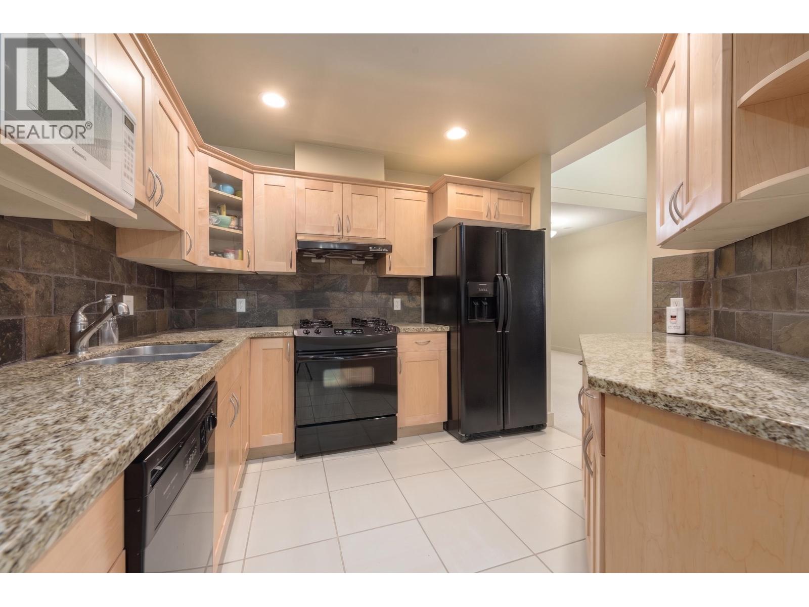72 6300 BIRCH STREET, Richmond