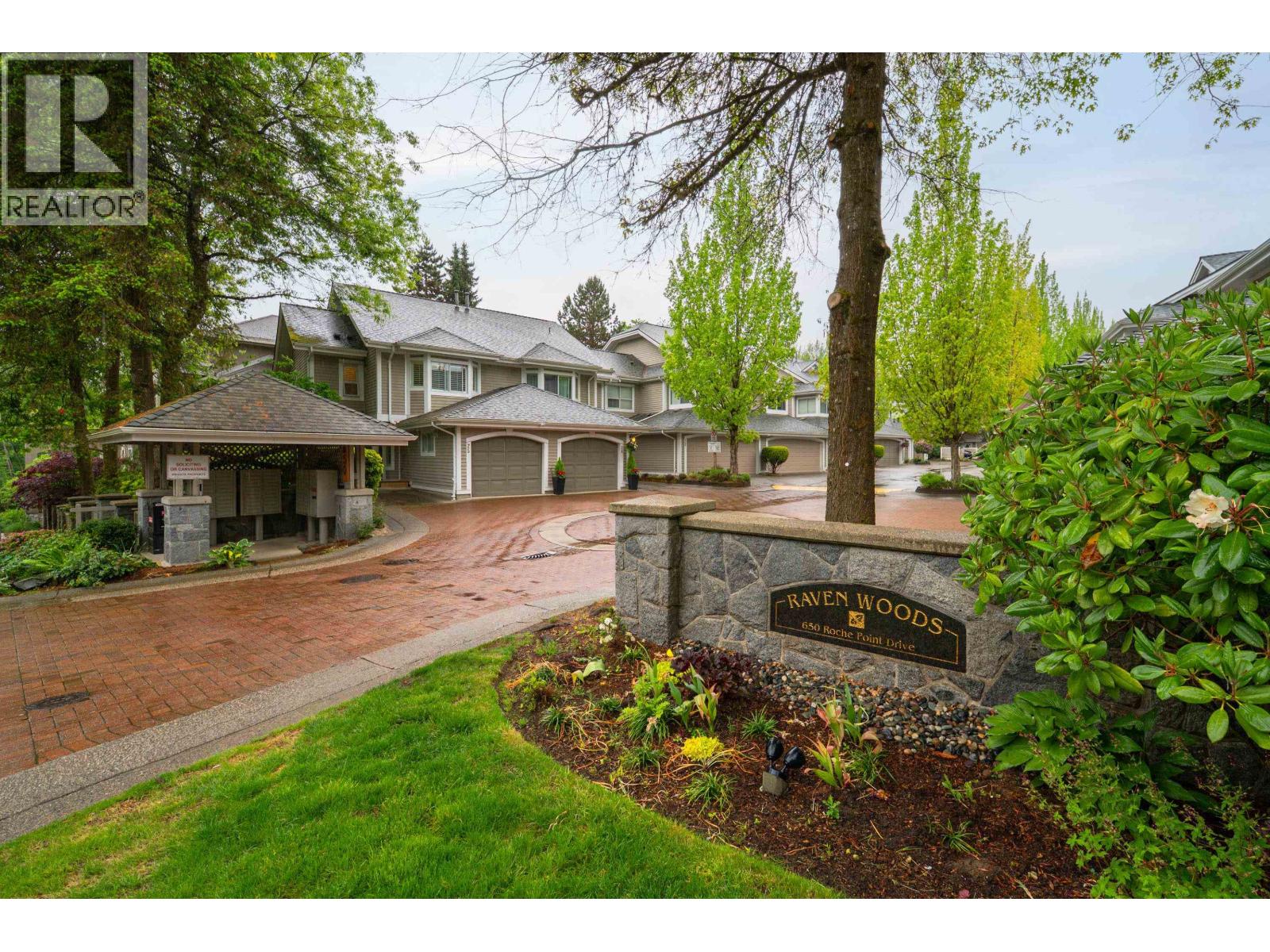 25 650 ROCHE POINT DRIVE — main photo