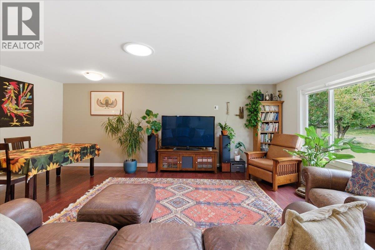  3002 20th Street, Vernon
