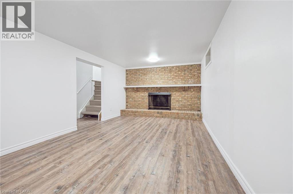 2432 MALCOLM Crescent - 29