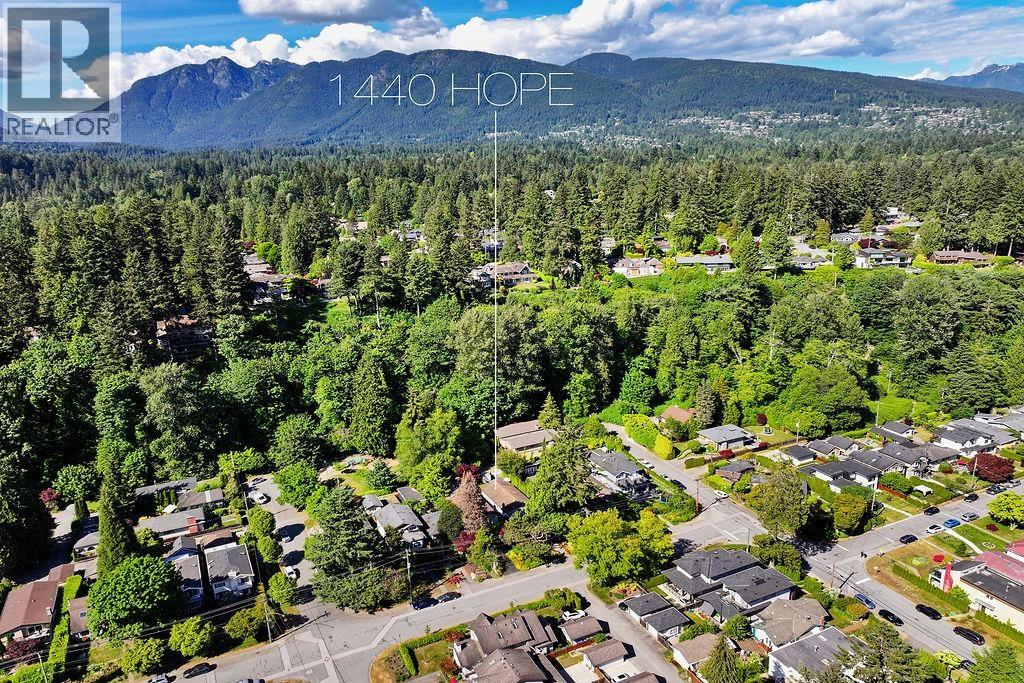 1440 HOPE ROAD, North Vancouver