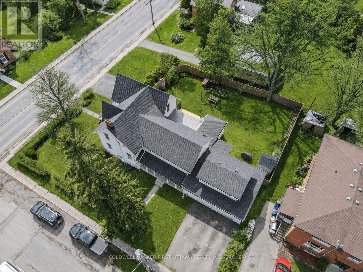 201 BRIDGE STREET W - Image 2