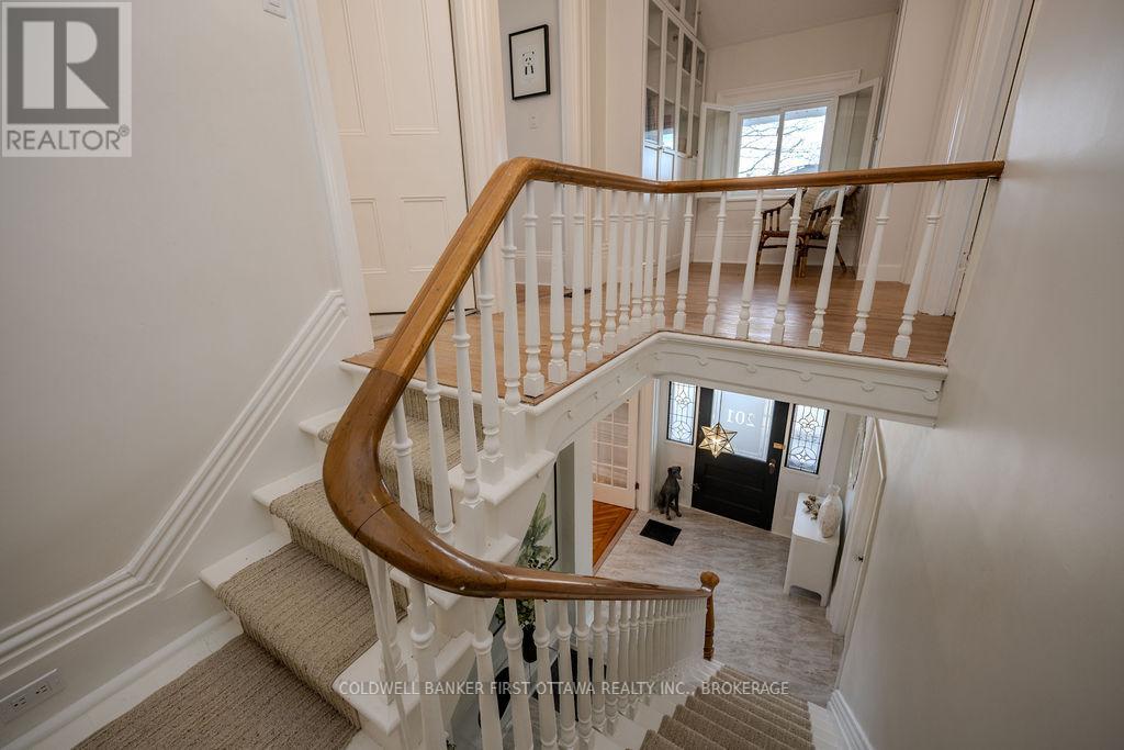 201 BRIDGE STREET W - 36