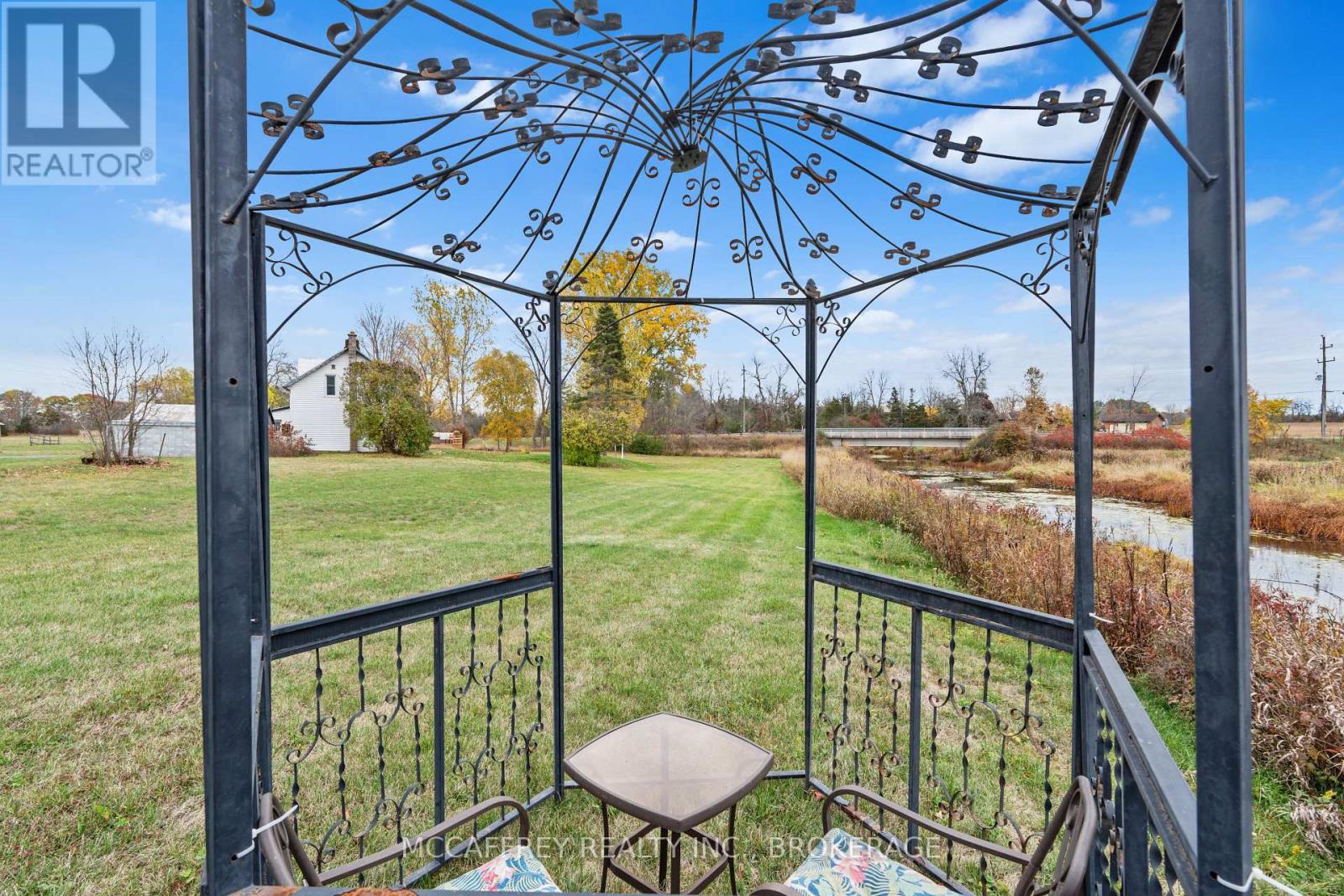 1549 DOYLE ROAD - 36