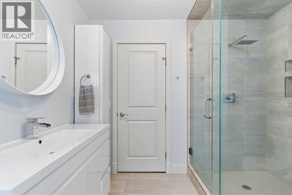 53 Discovery Ridge Gardens SW - 26