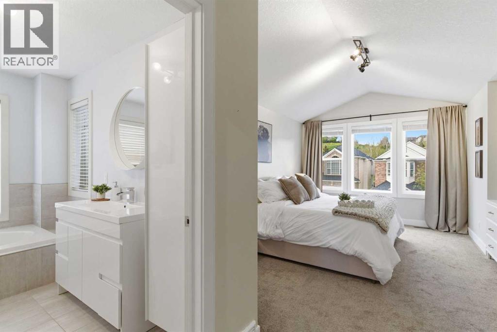 53 Discovery Ridge Gardens SW - 21