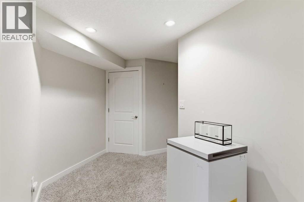 53 Discovery Ridge Gardens SW - 33