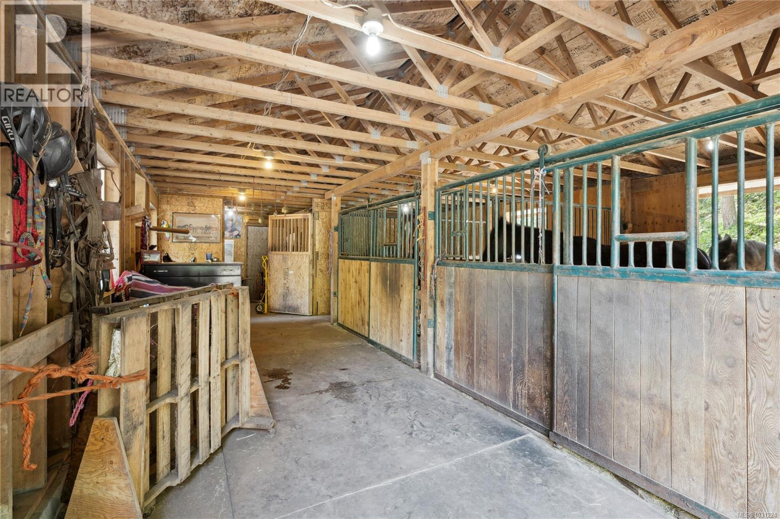 2035 Pace Rd - 34