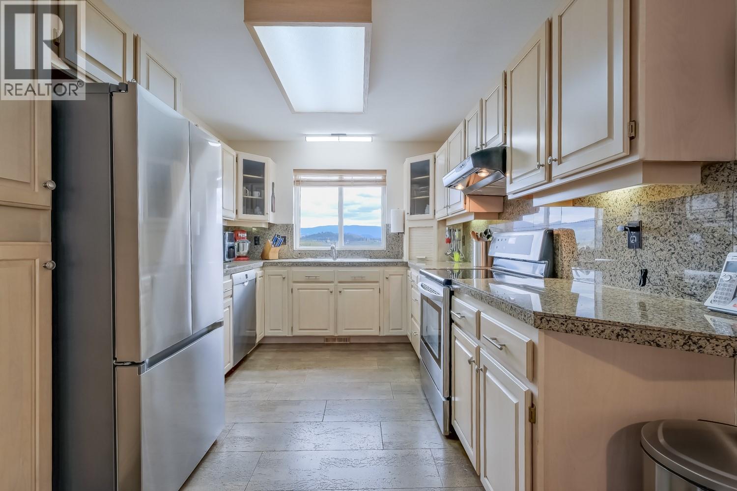 1802 Edgehill Court, Kelowna