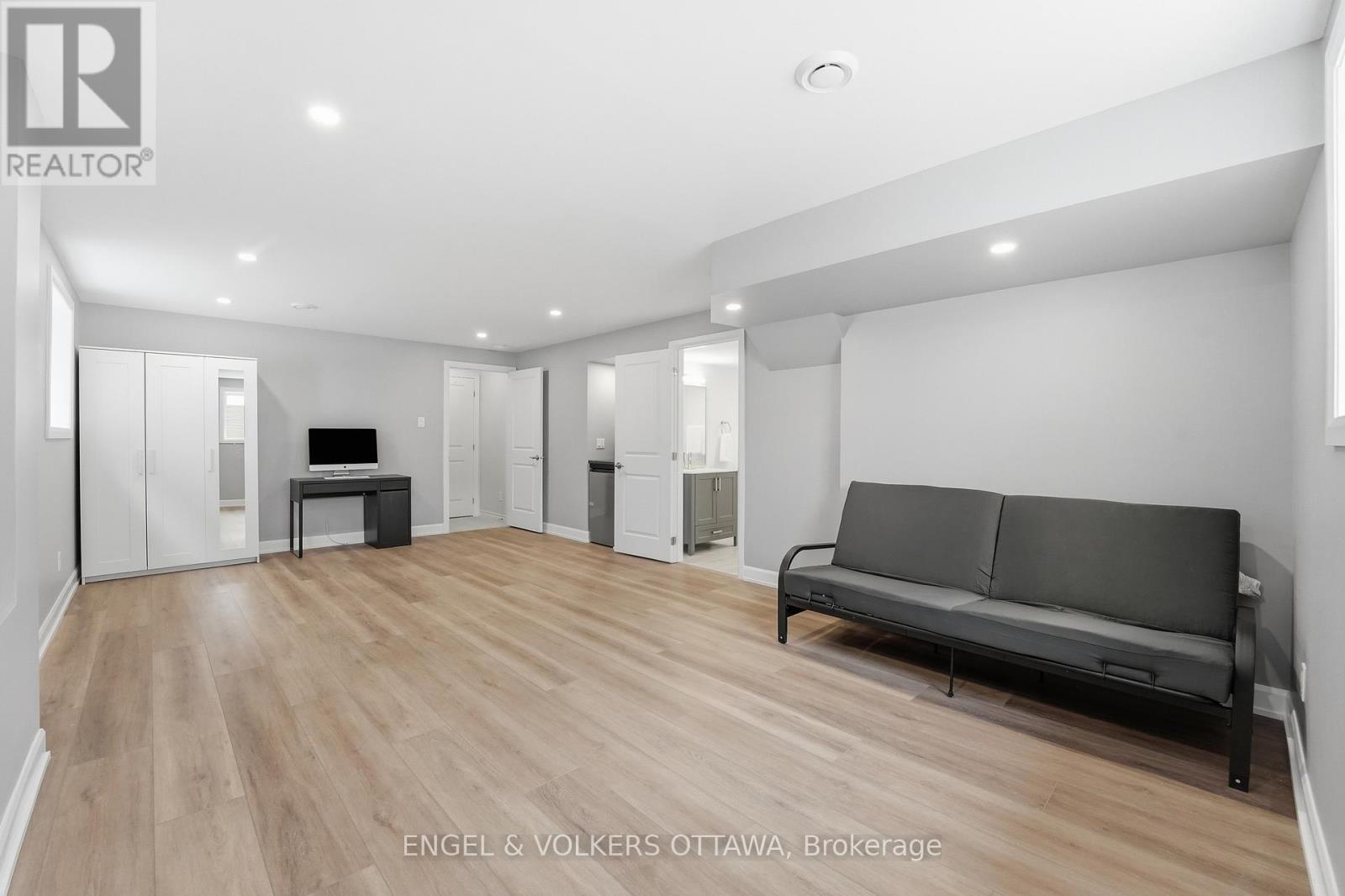 306 OAKMONT DRIVE - 37