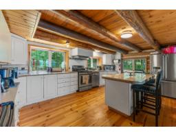 Enclosed porch - 1 Ch. Harmony Bay, L Ile Du Grand Calumet, QC J0X1K0 Photo 6