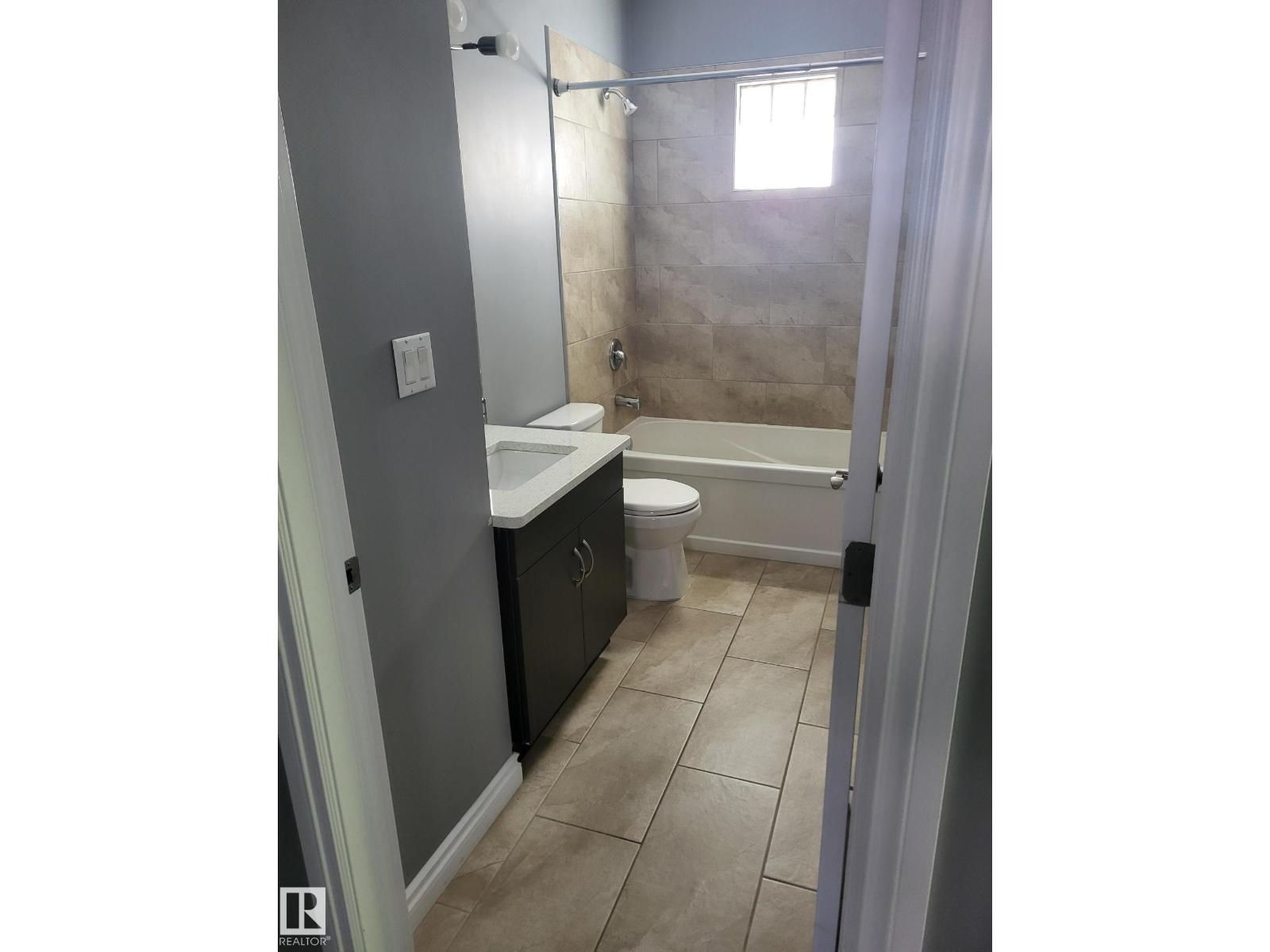 8607 108A ST NW - 27