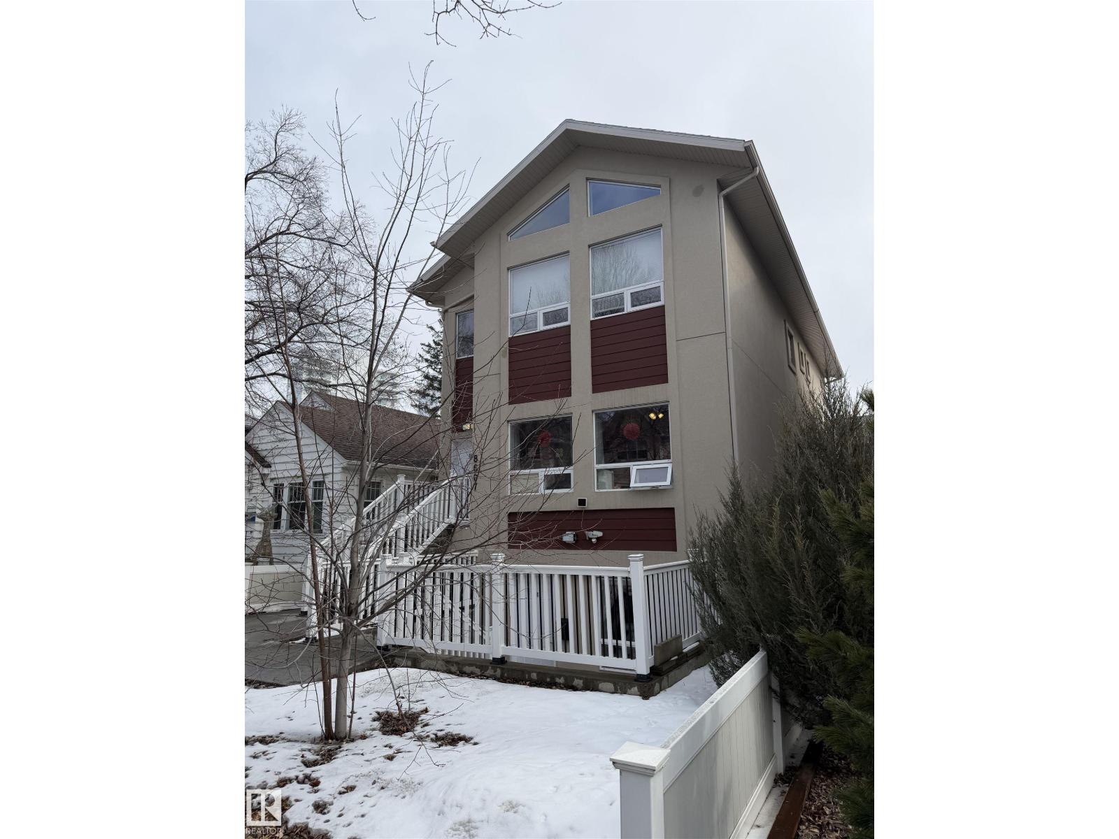 8607 108A ST NW - 2