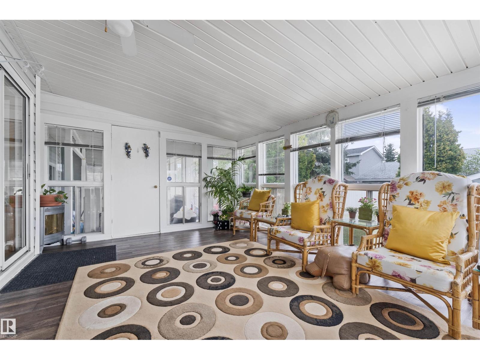 4231 32 AV NW - 44