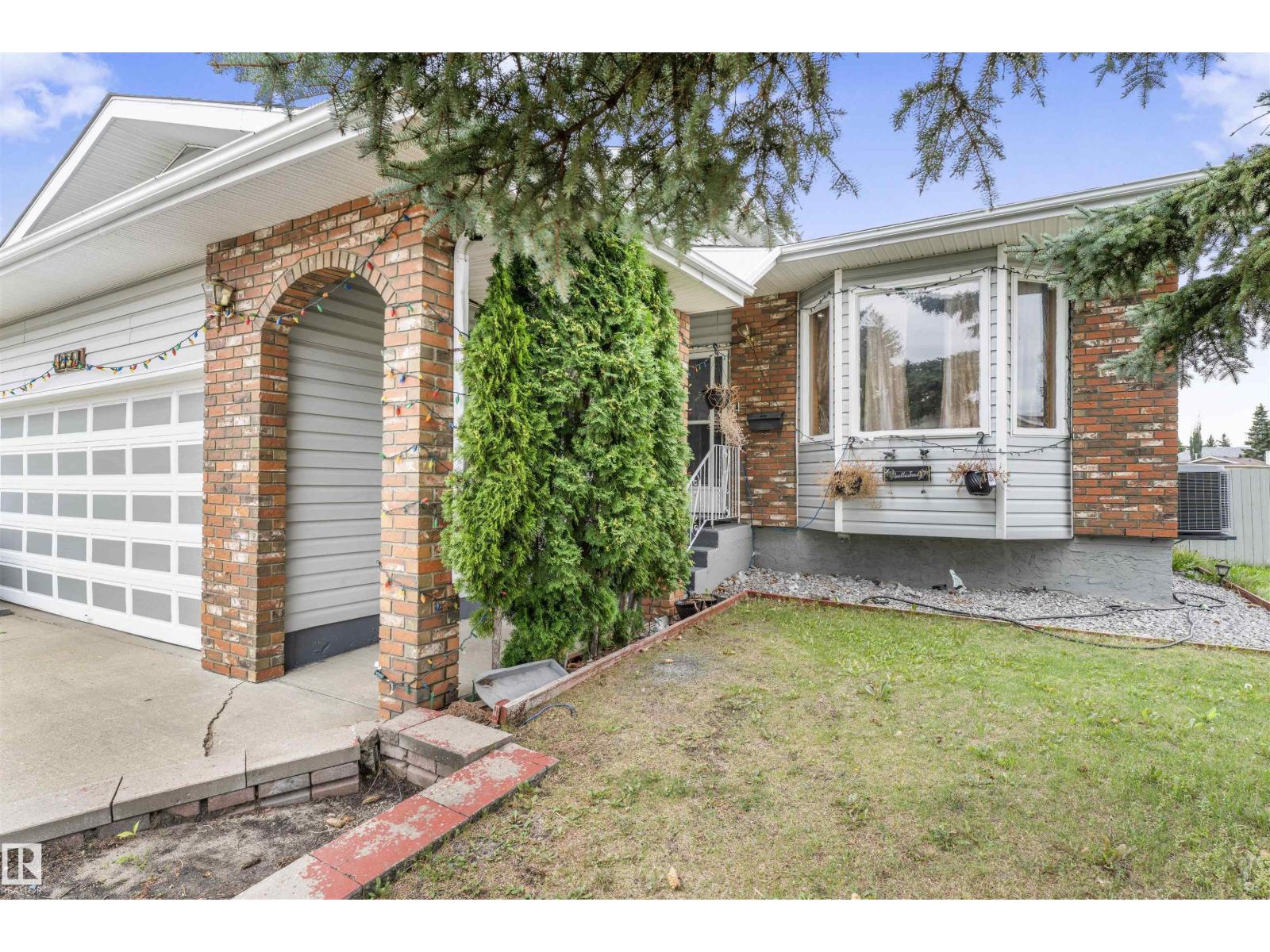 4231 32 AV NW - 4