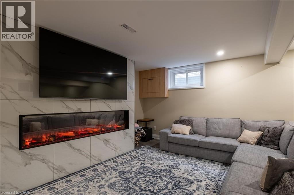 27 MILLBRIDGE Crescent - 36