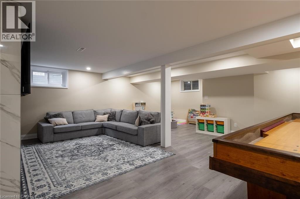 27 MILLBRIDGE Crescent - 35