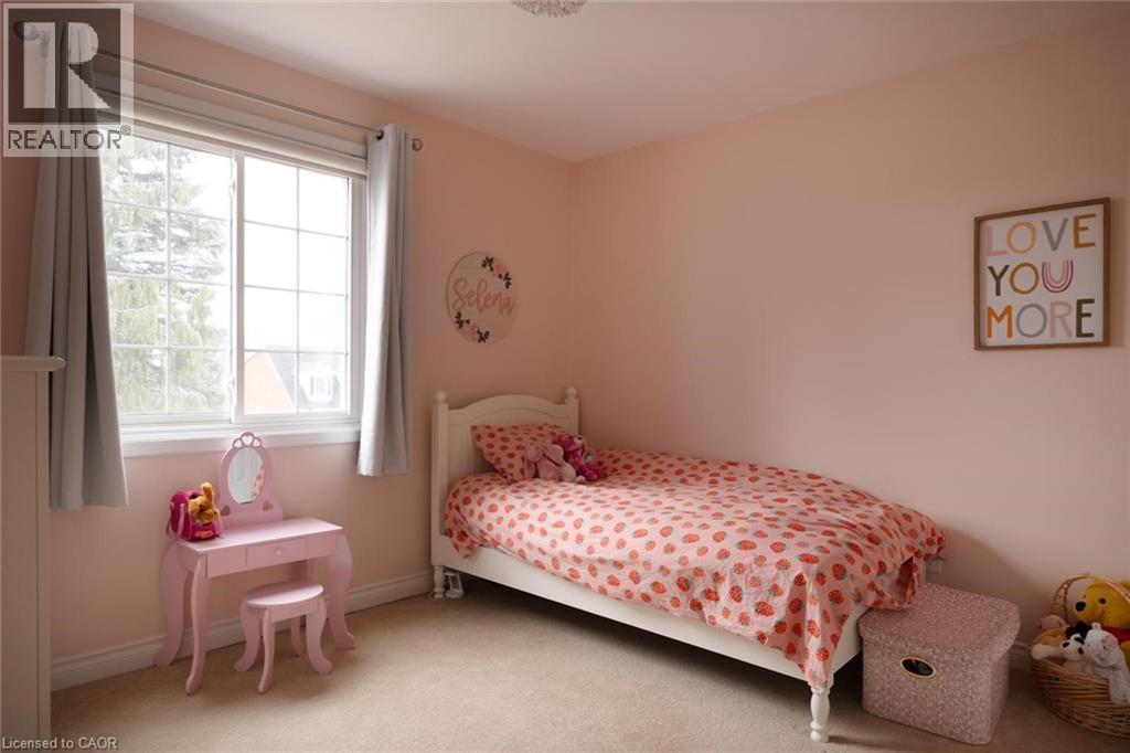 27 MILLBRIDGE Crescent - 28
