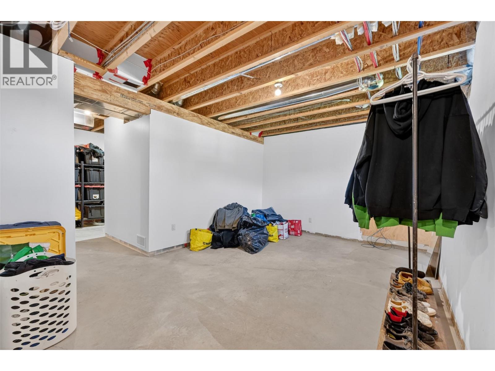 4852 Riverview Drive, Edgewater