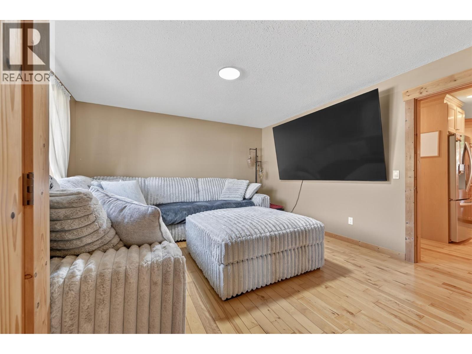 4852 Riverview Drive, Edgewater