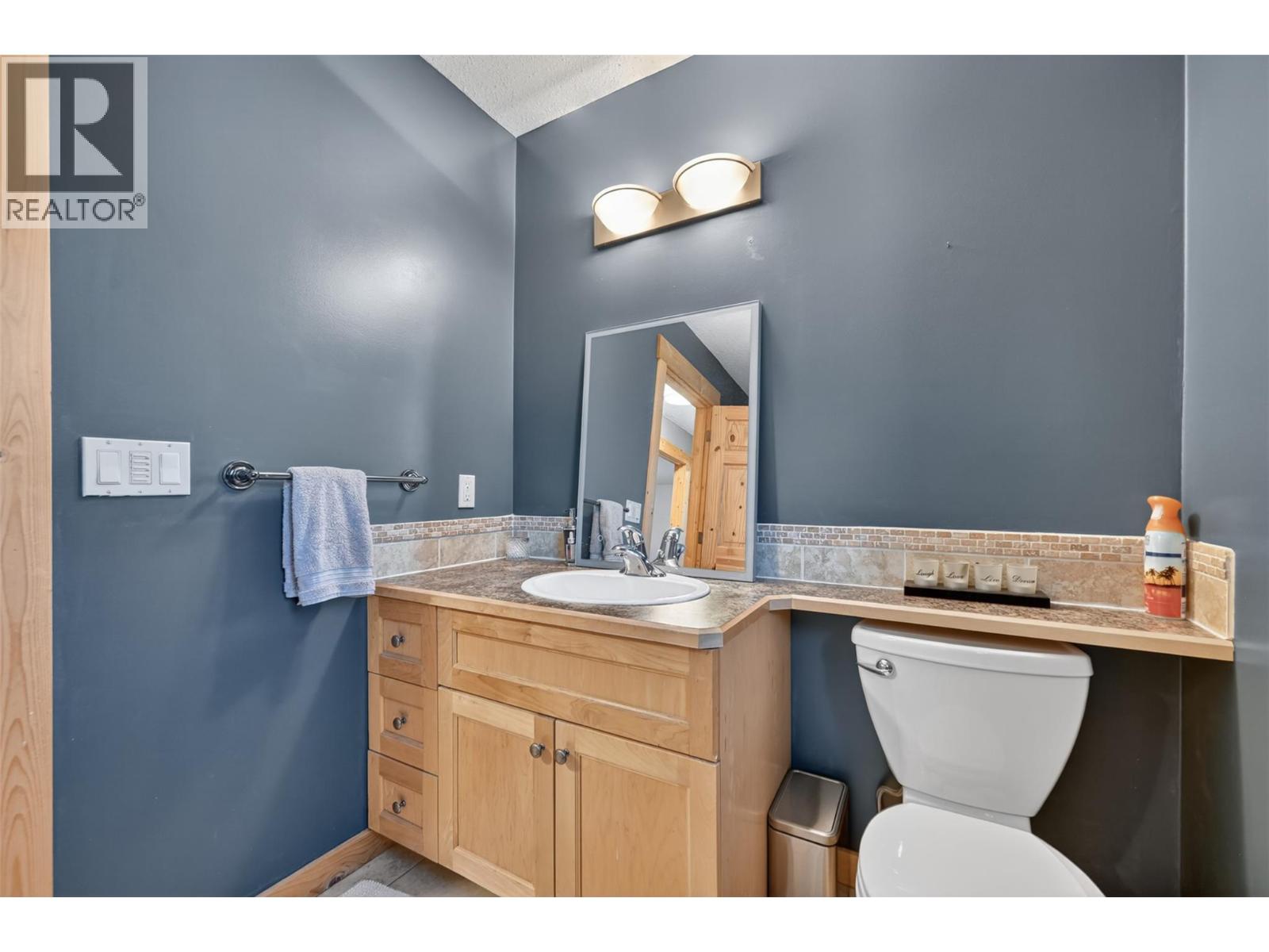 4852 Riverview Drive, Edgewater