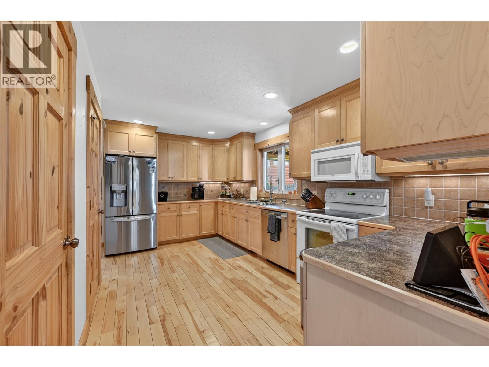 4852 Riverview Drive, Edgewater