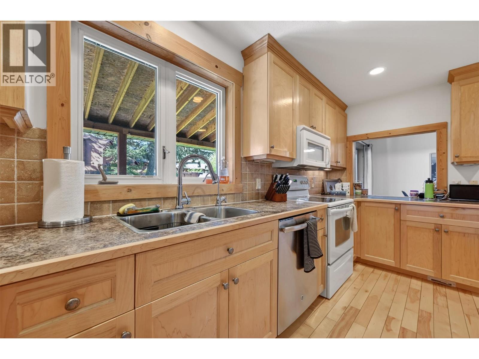 4852 Riverview Drive, Edgewater