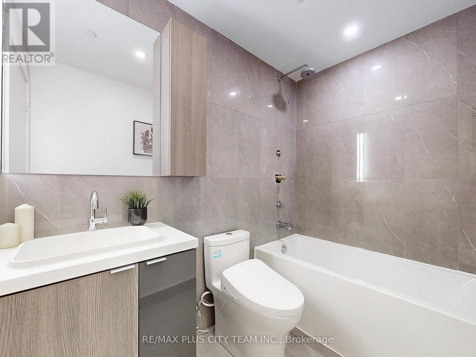 #1204 15 MERCER STREET - 17