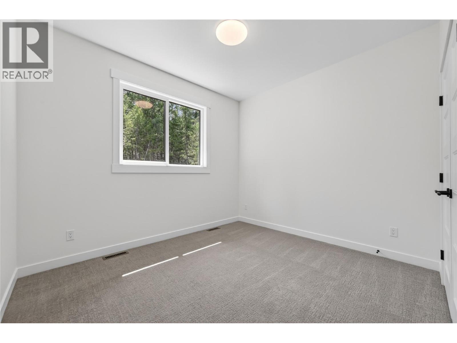 1907 Pine Ridge Mountain Link, Invermere