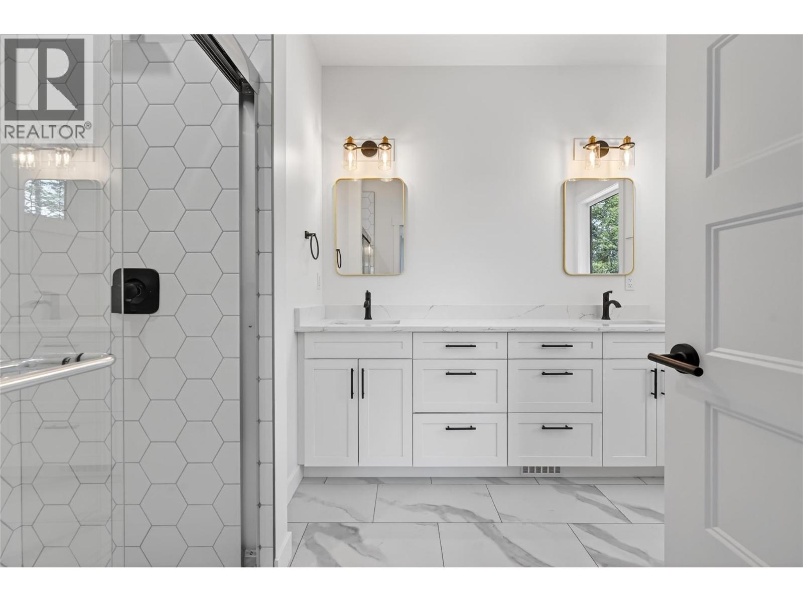 1907 Pine Ridge Mountain Link, Invermere