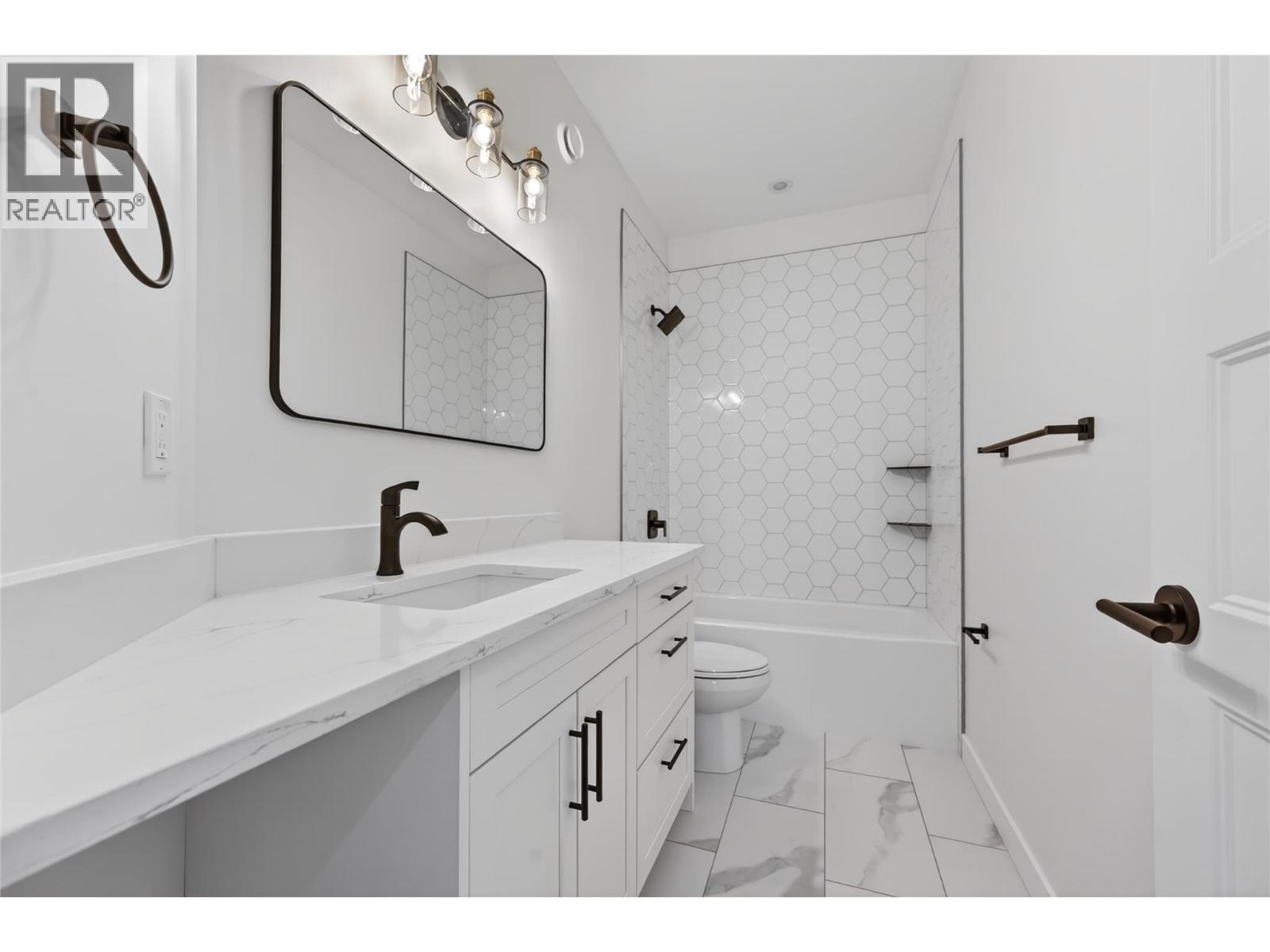 1907 Pine Ridge Mountain Link, Invermere