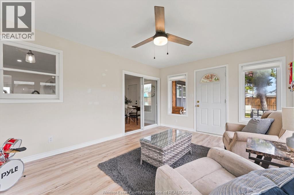 295 SIMCOE STREET - 17