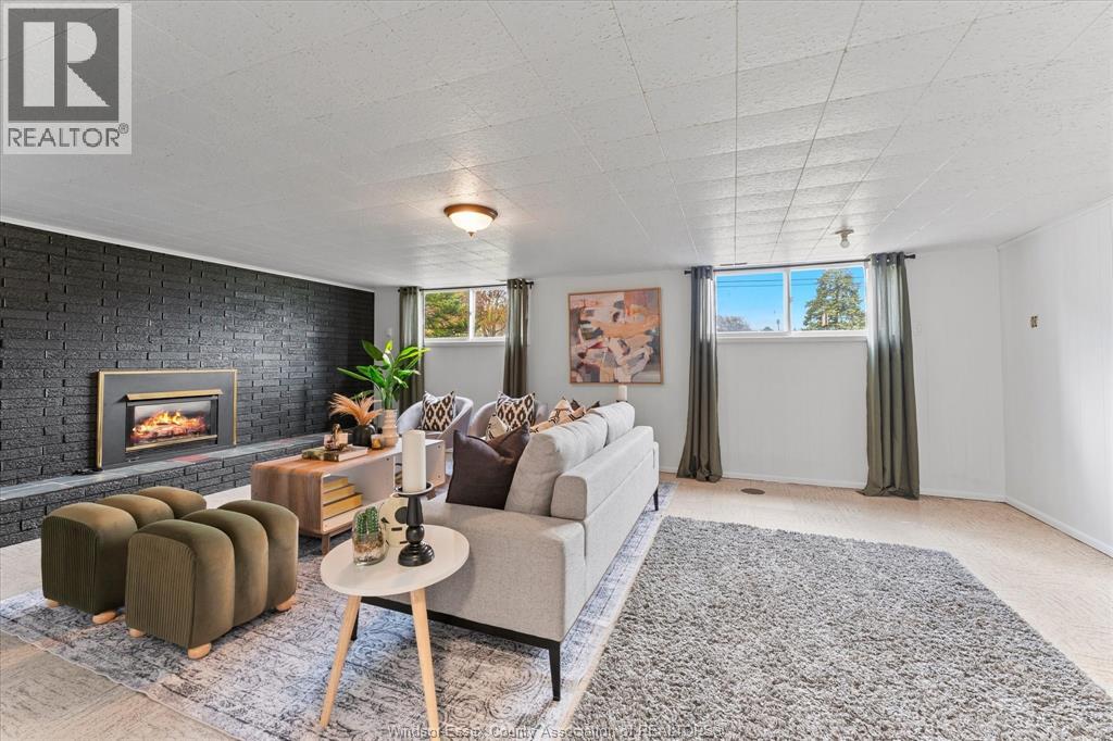 295 SIMCOE STREET - 23