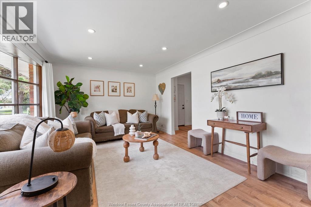 295 SIMCOE STREET - 9