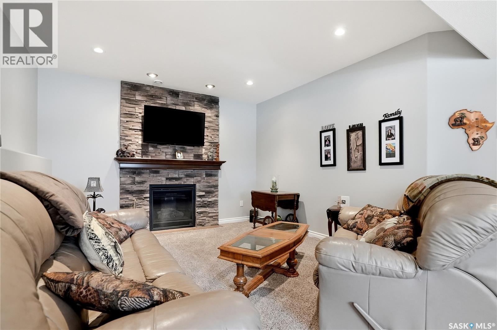 826 Rempel CRESCENT - 32