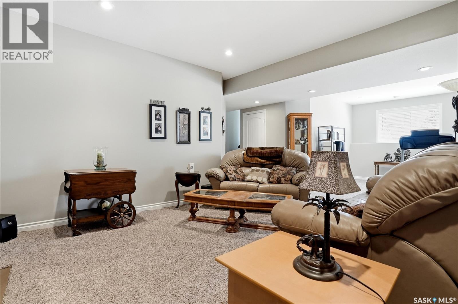 826 Rempel CRESCENT - 34