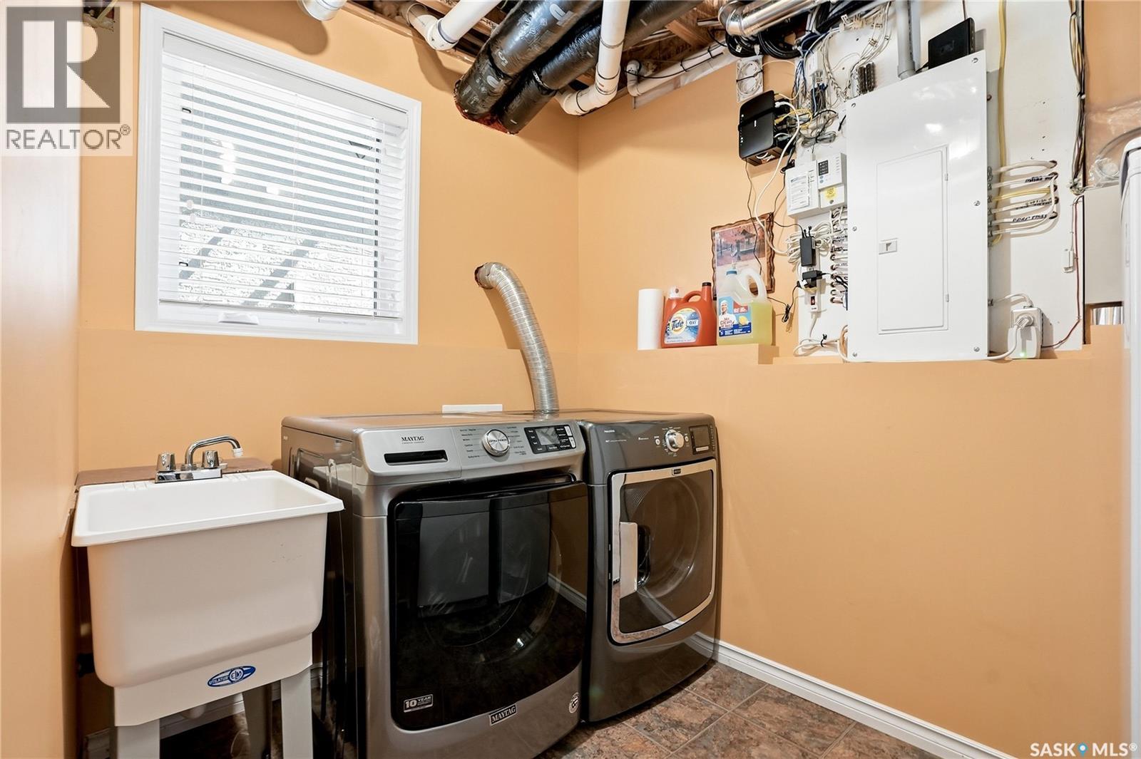 826 Rempel CRESCENT - 40